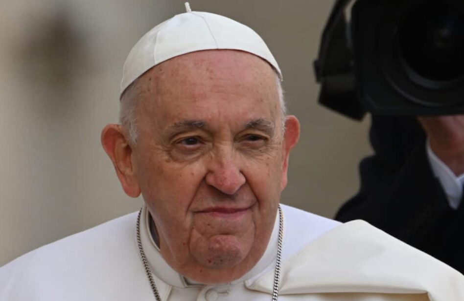 El Papa Francisco cancela sus reuniones por fiebre