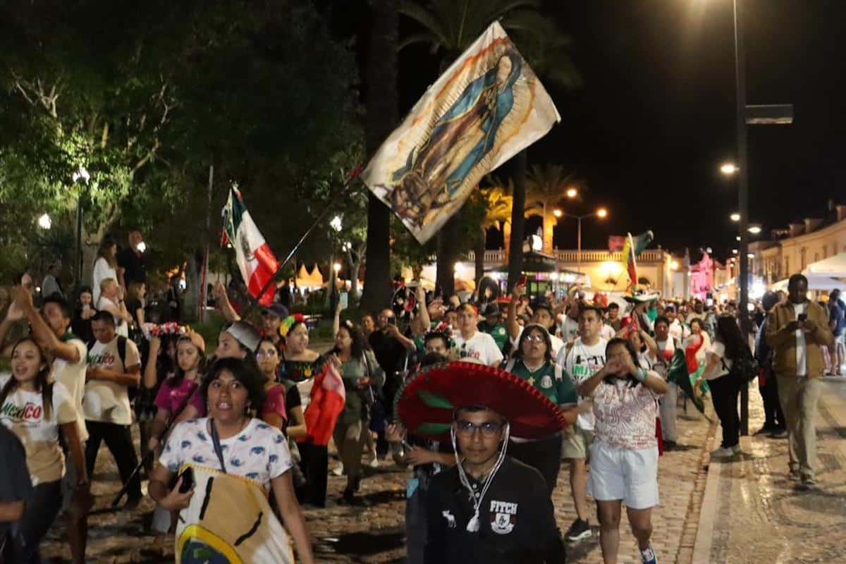 VIDEO: Se eriza la piel al escuchar `La Guadalupana' y el 'Cielito lindo' en Portugal