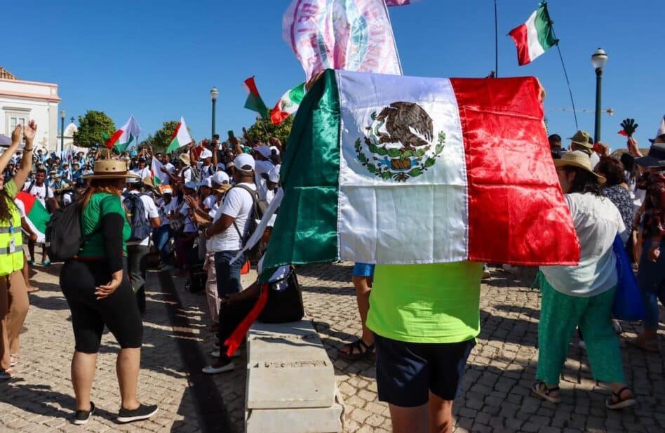 Jóvenes mexicanos coinciden en la pre-jornada de la JMJ en Lisboa  y arman 'lío' en grande