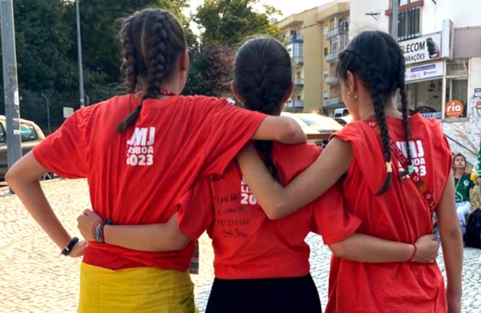 Amigas de la joven que recuperó la vista en la JMJ rompen el silencio sobre el "milagro"