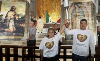 Antorcha Guadalupana recorrerá 5 mil km en busca de los hijos migrantes de la Virgen