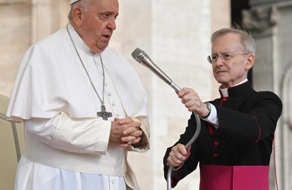 "Dejen de asfixiar al África", pide el Papa Francisco a los poderosos