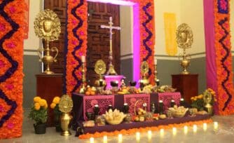 ¿Qué elementos debe llevar la ofrenda de Día de Muertos y cuál es su significado?