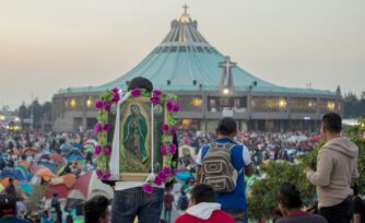 Pidámosle a la Virgen de Guadalupe la paz en el mundo