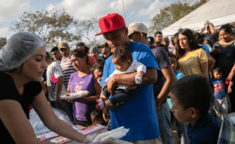 La Iglesia pide a parroquias, colegios y seminarios recibir a migrantes