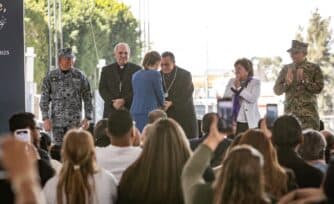 Iglesia Católica y Gobierno de México inician programa para canjear y destruir armas