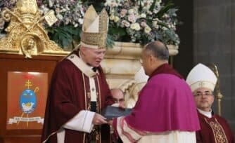 El Cardenal Aguiar firma el Decreto para crear la VIII Zona Pastoral de la Arquidiócesis de México