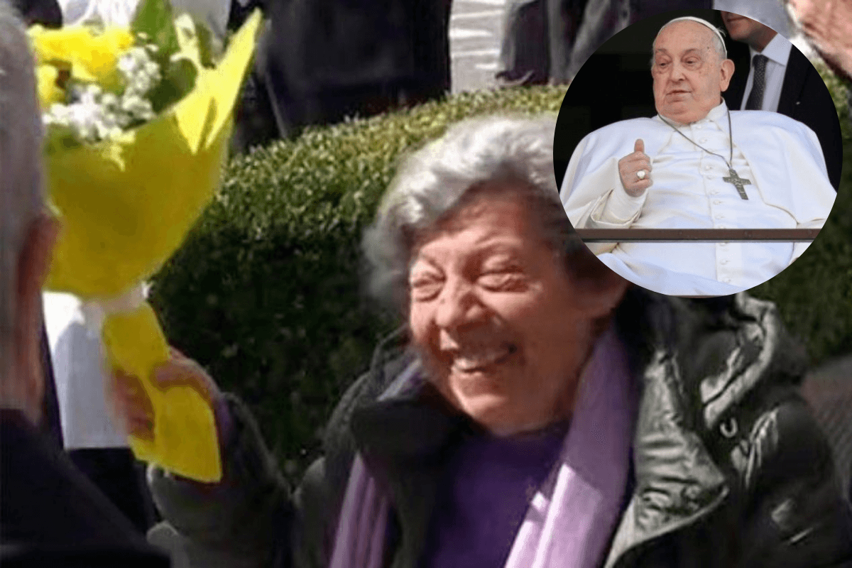 ¿Quién es la maestra que le llevó flores amarillas al Papa Francisco en el hospital?