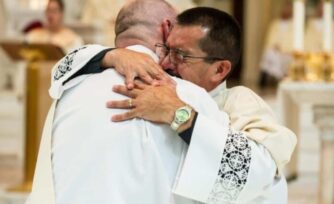Cuidar al que cuida: la salud mental de nuestros sacerdotes también importa