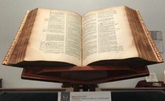Un tesoro escondido en la CDMX: el museo que guarda más de 3 mil Biblias en distintos idiomas
