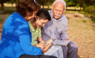 Nuestros abuelos y ancianos: un tesoro que en la sociedad no debemos descartar
