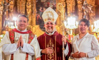 ¿Cómo participan los diáconos permanentes en la liturgia?