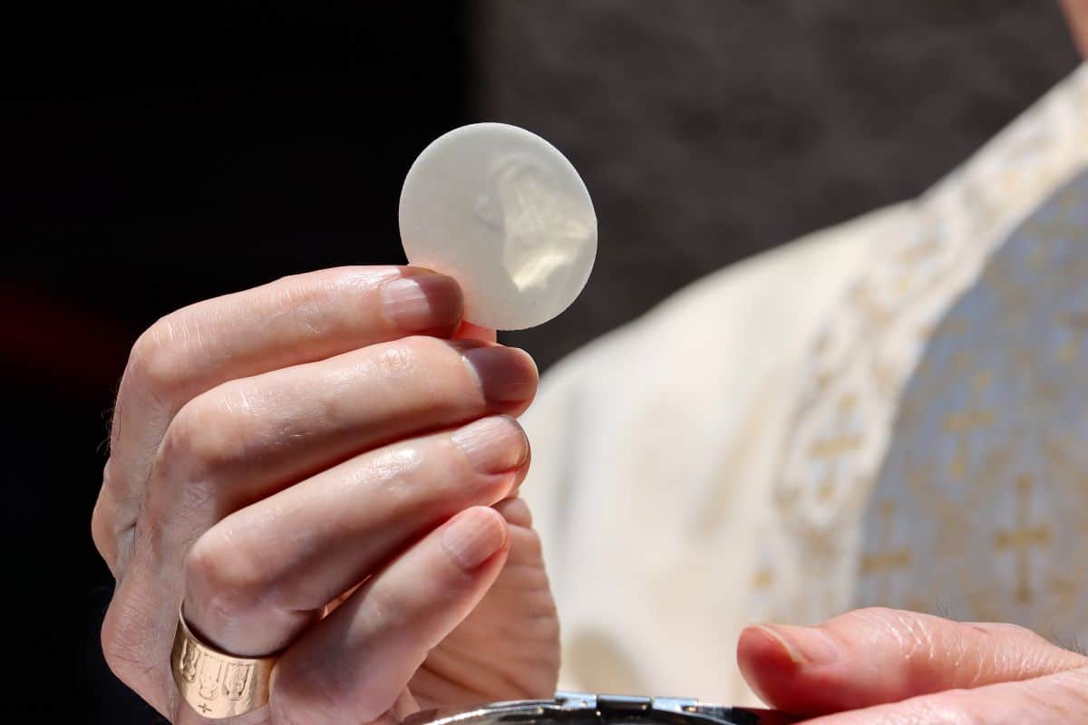 ¿Qué pasa si recibes la comunión y no eres católico?