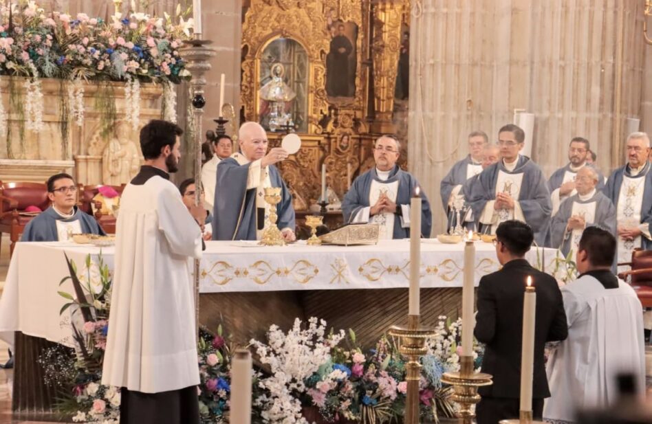 La Iglesia está llamada a ser misericordiosa como la Virgen María: Cardenal Aguiar Retes