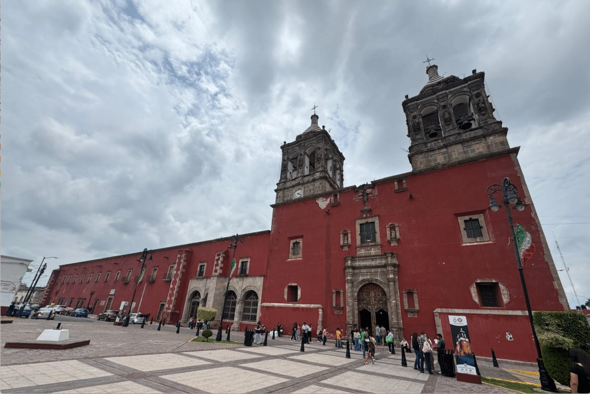 Once retablos dorados y una joya del barroco: así es el Templo de San Agustín en Salamanca
