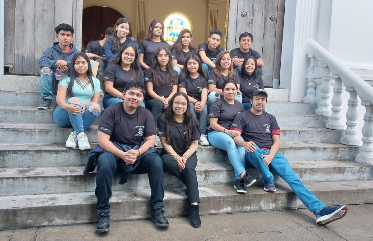 Cómo acercar a los jóvenes a la parroquia: experiencias de grupos juveniles católicos