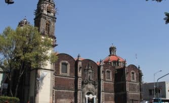 La Parroquia de la Santa Vera Cruz, un templo herido por sismo e incendio que espera renacer