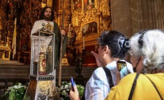 ¿Cómo hacer una Novena para pedir la intercesión de un santo?