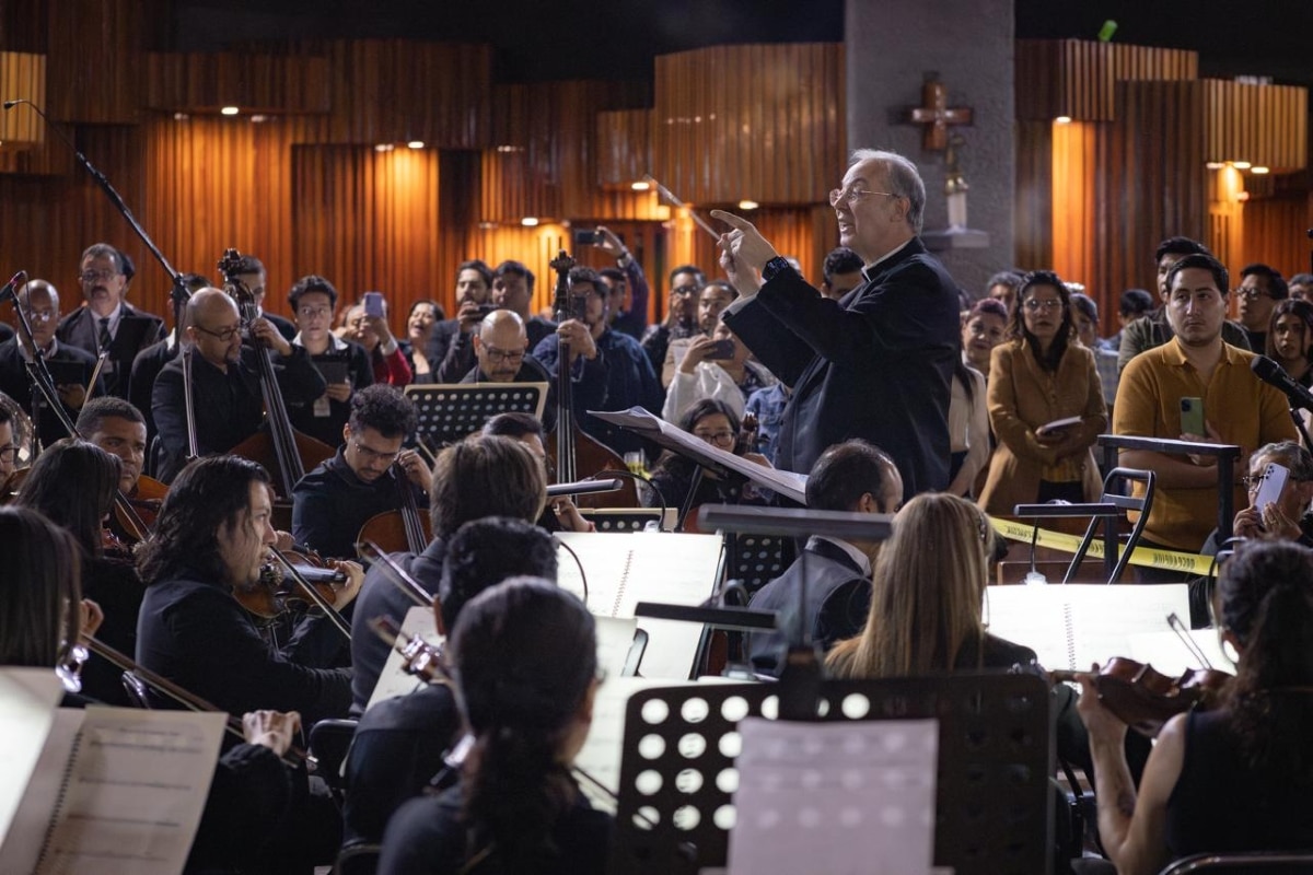 El músico liturgista del Vaticano rinde homenaje a la Virgen de Guadalupe con una Misa por la Paz