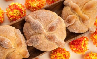 Conoce el pan de ánimas, el origen católico del pan de muerto