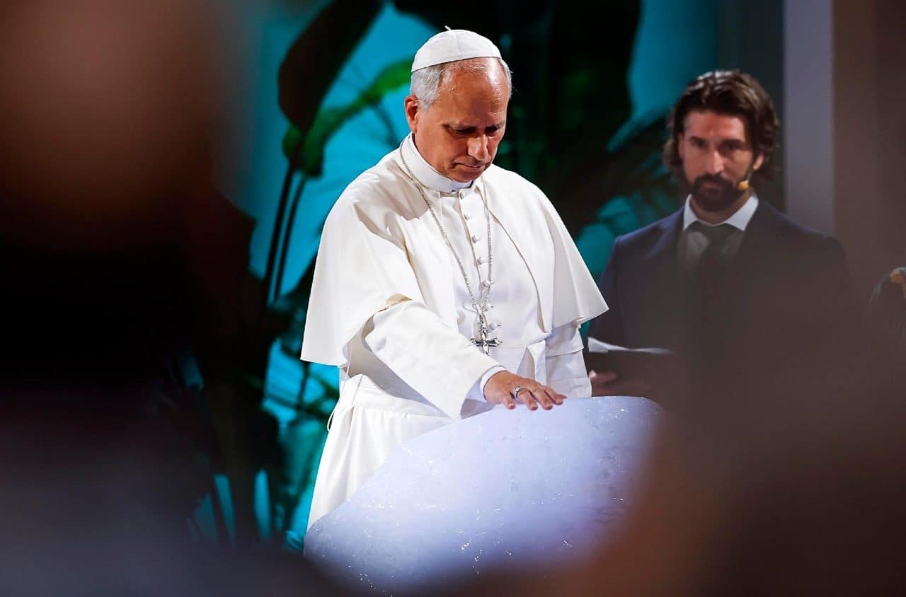 ¿Por qué el Papa León XIV bendijo un bloque de hielo?