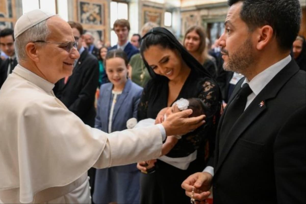 La maternidad y la paternidad no son cargas, son esperanza que fortalecen a la sociedad: Papa León XIV
